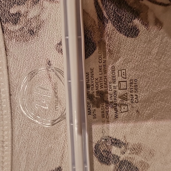 Maurices 24/7 floral print top sx 2x - Picture 2 of 2